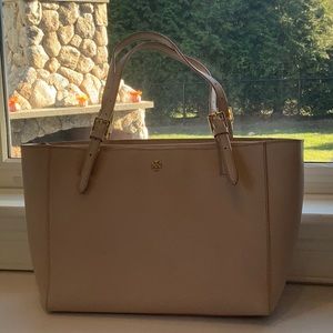 Light pink Tory Burch bag